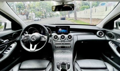 Có phải Mercedes C200 của em đã bị hỏng thước lái?