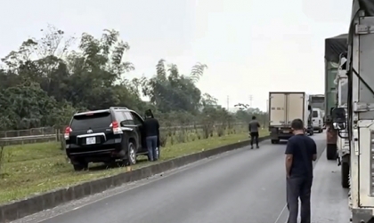 Ý thức giao thông: Lối đi riêng dành cho người thành công.... nộp phạt