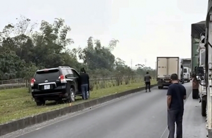 Ý thức giao thông: Lối đi riêng dành cho người thành công.... nộp phạt