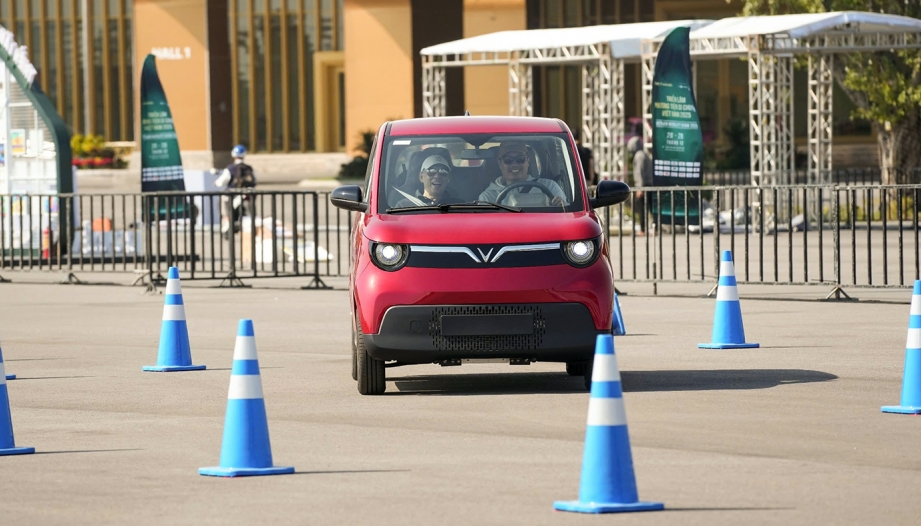 VinFast tổ chức lái thử Minio Green và EC van, hoàn thiện hệ sinh thái xanh toàn diện tại Vietnam Motobility Show 2025