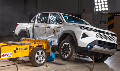 Toyota Hilux thế hệ mới đạt chứng nhận an toàn 5 sao ANCAP