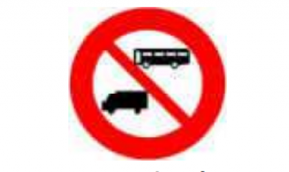 Nhóm biển báo cấm: Biển số P.107 có ý nghĩa gì?