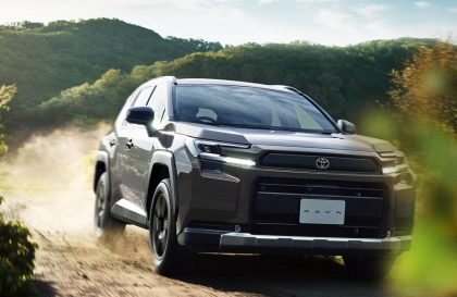 Toyota RAV4 thế hệ thứ sáu ra mắt tại Nhật Bản với hệ thống động cơ hybrid và công nghệ SDV.