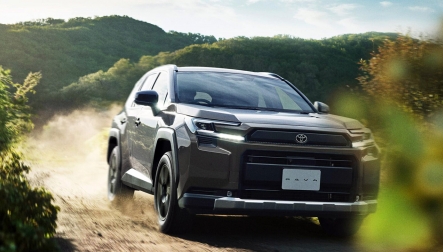 Toyota RAV4 thế hệ thứ sáu ra mắt tại Nhật Bản với hệ thống động cơ hybrid và công nghệ SDV.
