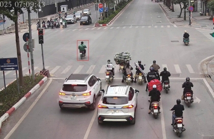 Danh sách 34 trường hợp vượt đèn đỏ bị camera AI phát hiện trong ngày 28/12 tại nội đô Hà Nội