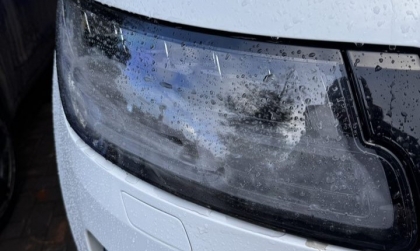 Em xin cách xử lý tình trạng Range Rover bị hấp hơi đèn ạ!