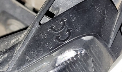 Muốn chỉnh đèn Attrage thì nên theo hướng nào?