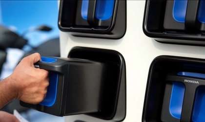Thế giớ 2 bánh: Honda Việt Nam có nhanh hơn VinFast khi triển khai hệ thống đổi pin xe máy điện từ 2026?