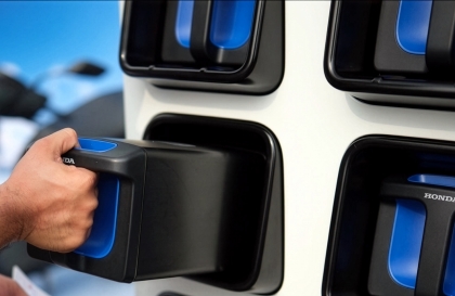 Thế giới 2 bánh: Honda Việt Nam có nhanh hơn VinFast khi triển khai hệ thống đổi pin xe máy điện từ 2026?