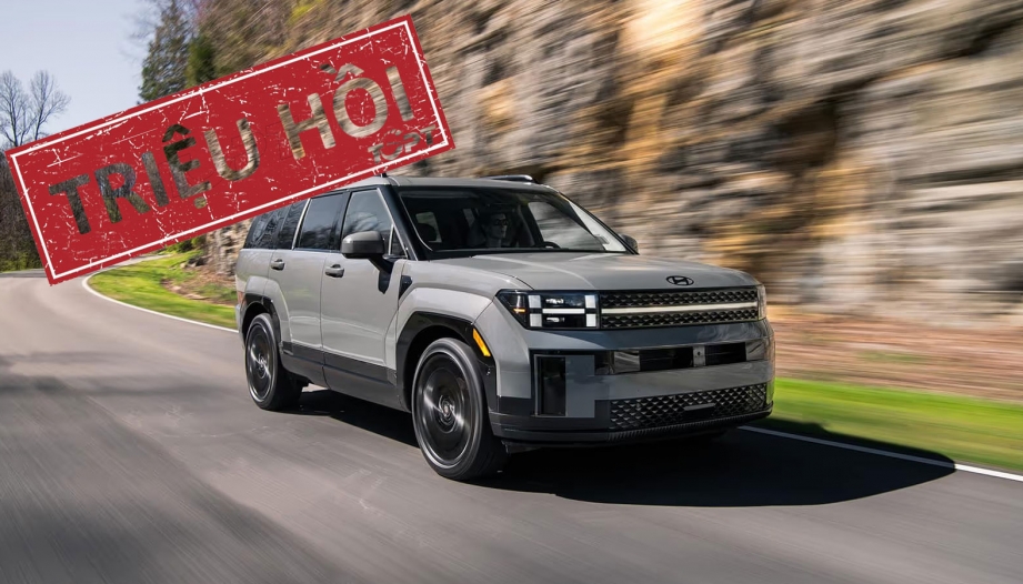 Triệu hồi hơn 140.000 chiếc Hyundai Santa Fe do lỗi camera lùi