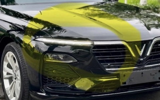 Đèn xe Vinfast Lux A bị ố vàng có xử lý được không?