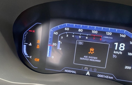 Mitsubishi Xpander Cross báo lỗi trên màn hình thế này có sao không ạ?