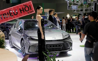 Triệu hồi toàn cầu vì lỗi phần mềm hỗ trợ đỗ xe, Toyota Việt Nam gọi tên Camry, Land Cruiser và Alphard