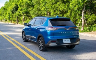 Xin tư vấn lỗi cảm biến sau của Vinfast VF e34