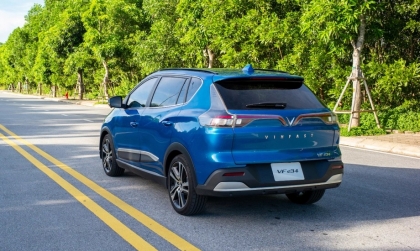 Xin tư vấn lỗi cảm biến sau của Vinfast VF e34