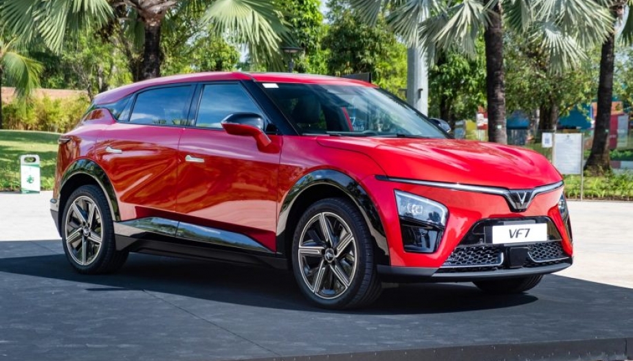 Vinfast Vf7 bị ồn ở cột A thì xử lý được không các bác?