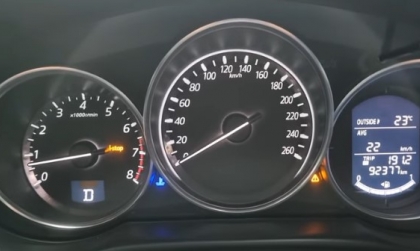 Các bác cho hỏi lỗi này trên Mazda CX-5 là gì ạ?