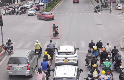 Danh sách 37 người vượt đèn đỏ bị camera AI phát hiện trong ngày 24/12 tại nội đô Hà Nội