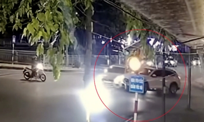 Clip TNGT: Bác nào giải thích giùm tình huống này vì sao lại có những người tử tế với nhau đến vậy?