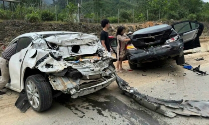 Hiện trường vụ tai nạn liên hoàn giữa 11 xe trên cao tốc La Sơn – Túy Loan