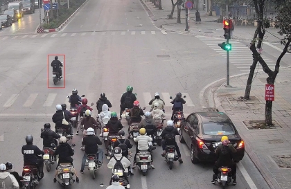 Danh sách các trường hợp vượt đèn đỏ tại nội đô và quá tốc độ trên cao tốc Nội Bài - Lào Cai bị camera AI phát hiện trong ngày 13/1/2026