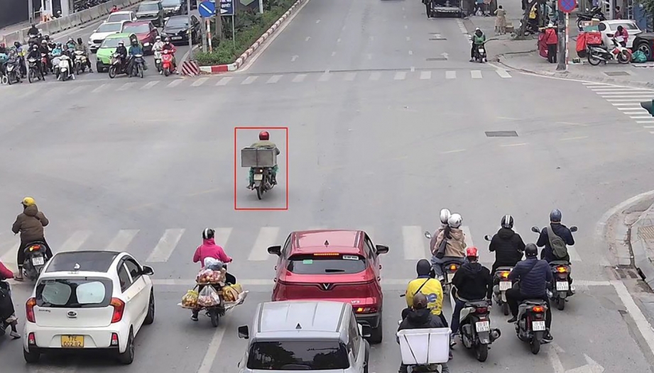 Danh sách 61 trường hợp vượt đèn đỏ bị camera AI phát hiện trong ngày đầu năm 2026 tại nội đô Hà Nội
