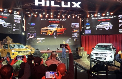 Toyota Hilux thế hệ mới ra mắt tại Việt Nam với máy dầu 2.8L, giá từ 632 triệu đồng