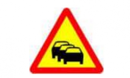 Nhóm biển báo nguy hiểm và cảnh báo: Biển số W.241 có ý nghĩa gì?