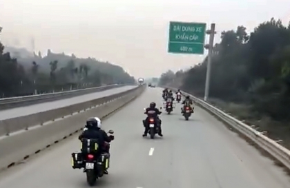 CSGT xử lý 11 chiếc mô tô PKL đi vào cao tốc Phú Thọ - Tuyên Quang