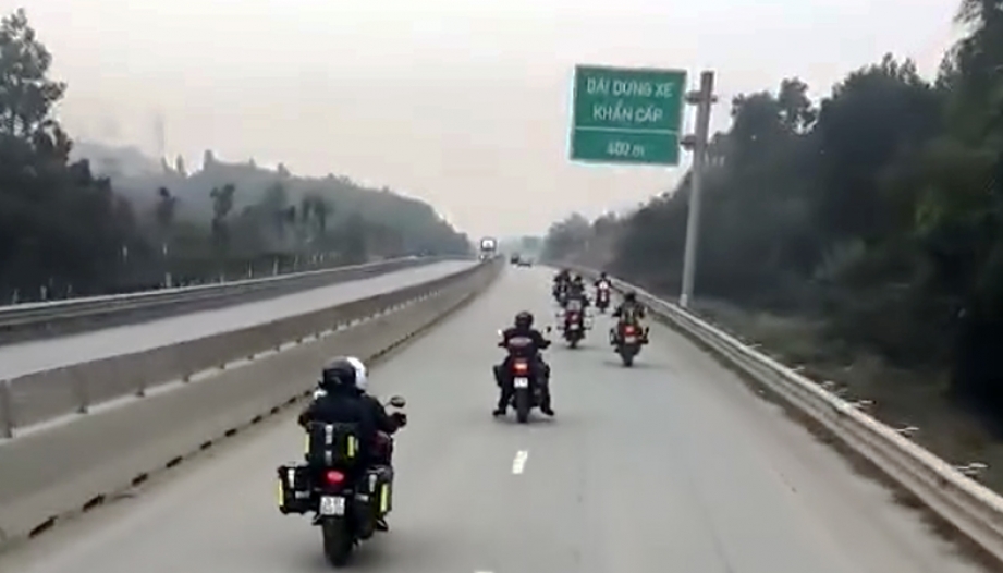 CSGT xử lý 11 chiếc mô tô PKL đi vào cao tốc Phú Thọ - Tuyên Quang