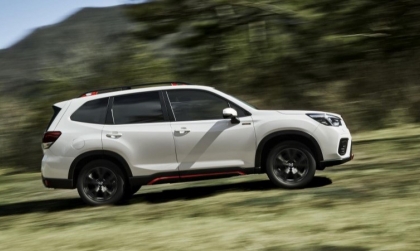 Subaru Forester có tiếng ro ro khi đạp ga mạnh là do đâu?