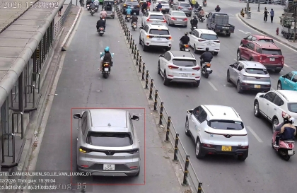 43 trường hợp vượt đèn đỏ bị camera AI phát hiện trong ngày 8/2/2026 tại nội đô Hà Nội