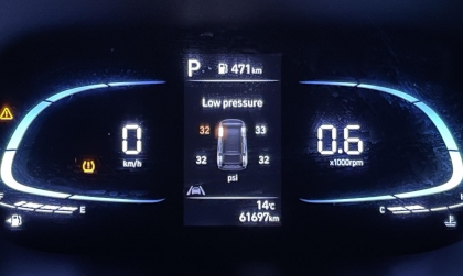 Xe Hyundai Stargazer cứ báo lỗi áp suất lốp sau khi vá xong thì phải làm sao?