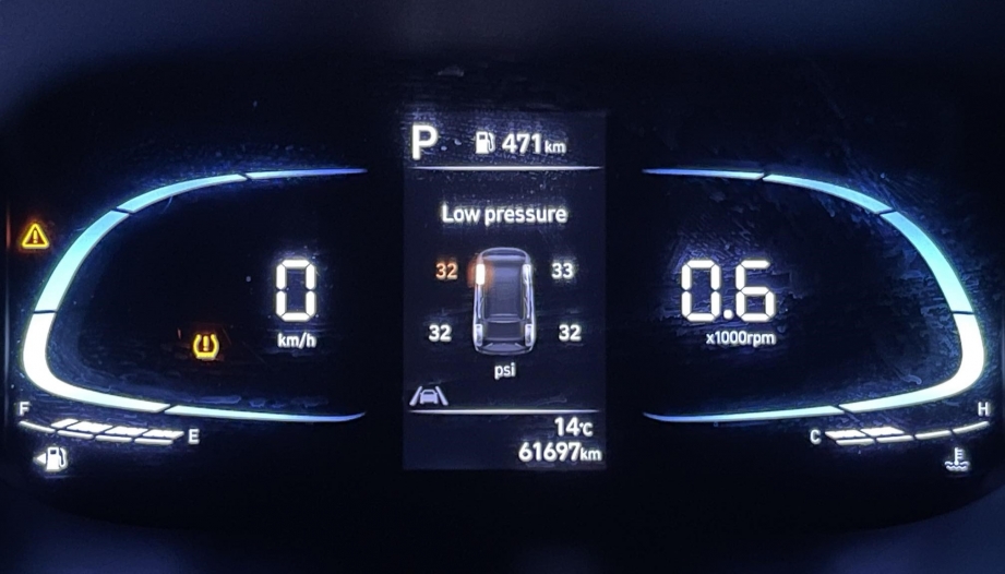 Xe Hyundai Stargazer cứ báo lỗi áp suất lốp sau khi vá xong thì phải làm sao?