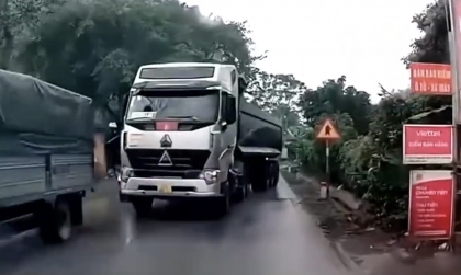 Clip TNGT: Thế là mất tết...