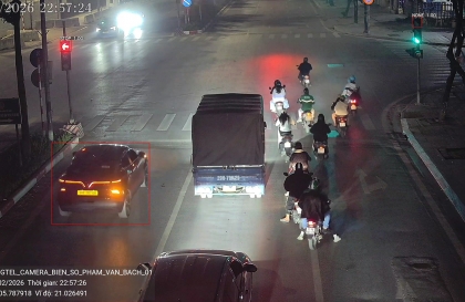 Danh sách 77 trường hợp vượt đèn đỏ bị camera AI phát hiện trong ngày 4/2/2026 tại nội đô Hà Nội