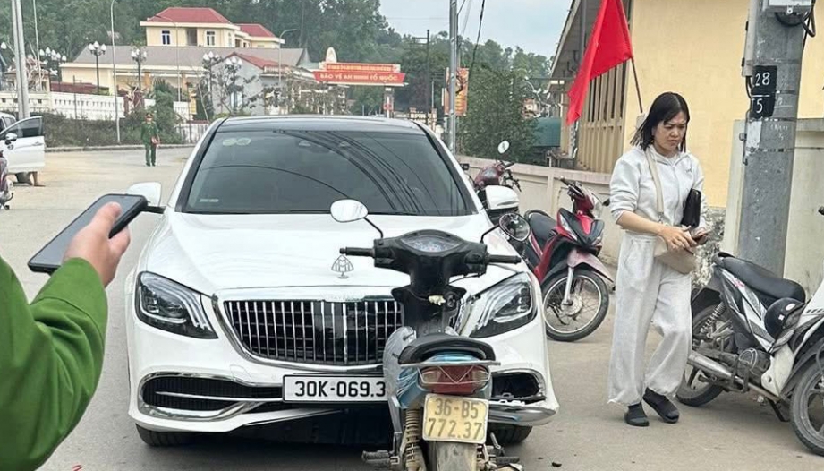 Ảnh TNGT: Cuối năm vẫn gặp may, nhưng cái may nó hơi... hoảng hốt