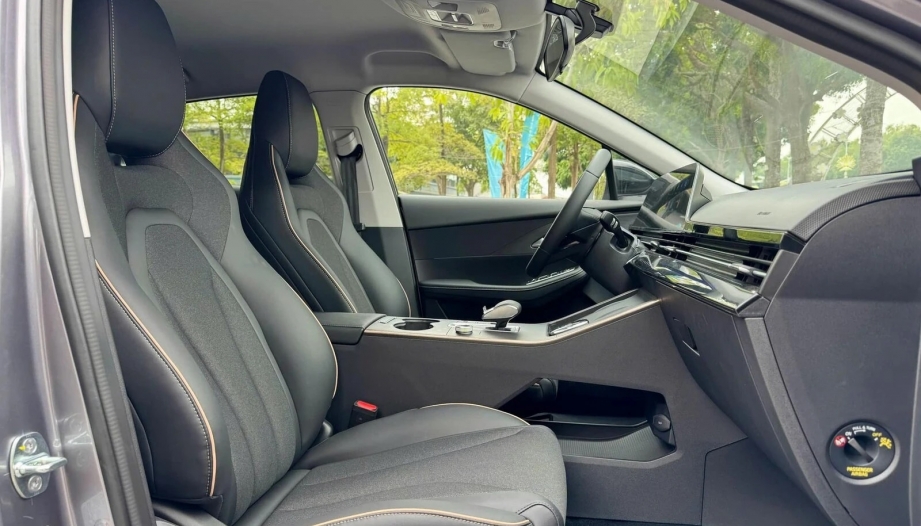 Làm sao hết mùi trong xe Omoda C5?