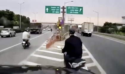 Ý thức Giao thông: Dành cho các bác yêu âm nhạc, thích cắm tai nghe khi ra đường