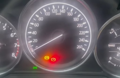 CX-5 bị nháy đèn báo phanh tay liên tục là lỗi gì?