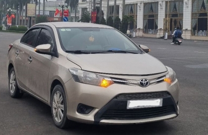 Các bác cho hỏi vấn đề vô-lăng xe Vios bị nặng và không tự động trả được lái