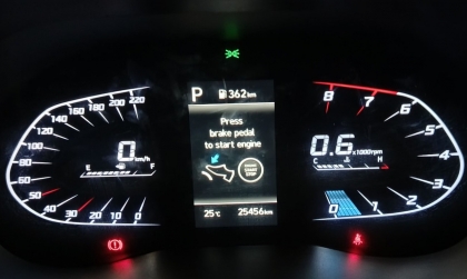 Xin cách xử lý xe Hyundai Accent không tắt máy được