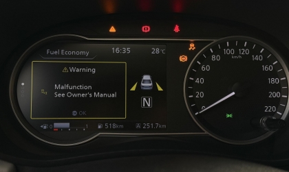 Có ai đi Nissan Almera báo lỗi thế này không, đây là vấn đề gì?