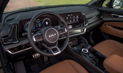 Xin các bác tư vấn về Kia Sportage không tự khóa phanh tay