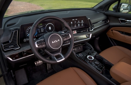 Xin các bác tư vấn về Kia Sportage không tự khóa phanh tay