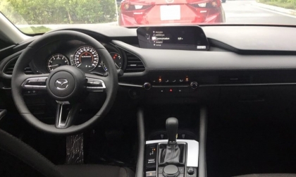 Kim xăng của Mazda3 không nhảy sau khi đổ xăng thì xử lý sao?