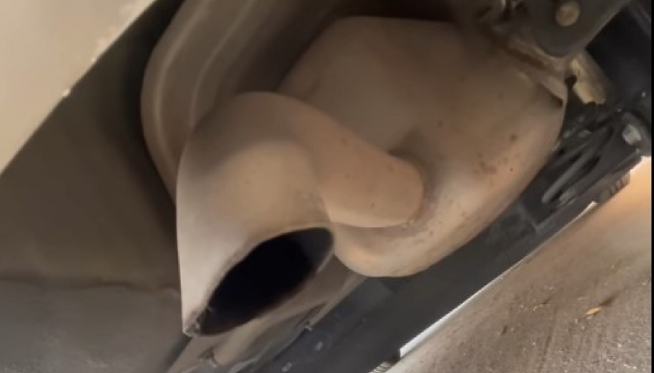 Bô xe Hyundai Grand i10 có hơi nước thì có sao không ạ?