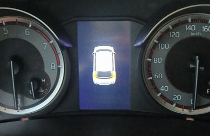 Suzuki XL7 đi vào chỗ sóc rồi màn hình báo như thế này là sao?