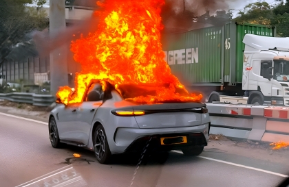 BYD Seal bốc cháy trên đường, nữ tài xế kịp thoát nạn