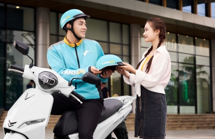Tài xế Xanh SM Bike dùng xe máy điện được miễn phí thuê và đổi pin trong 3 năm